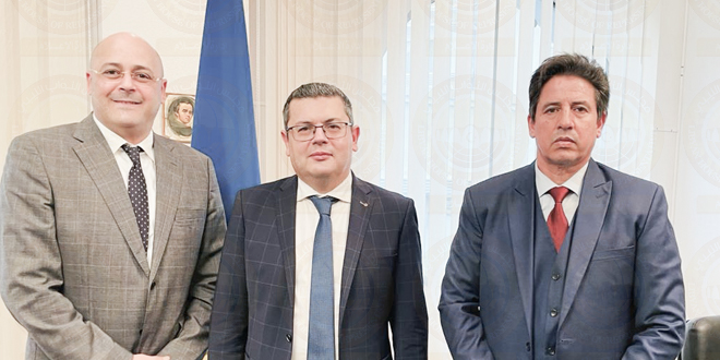 رئيس-لجنة-الخارجية-يجتمع-بنظيرة-الأوكراني_1