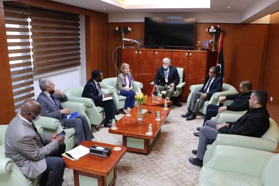 0289437e-5a7c-4db2-b8a9-f7d624956119