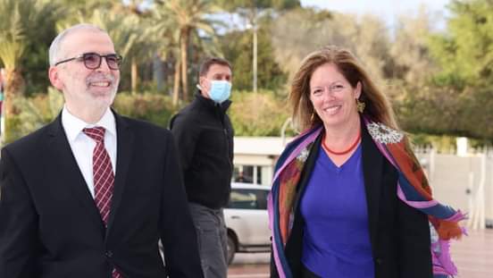 b21ec729-d42a-4613-bdb8-57e265a46981