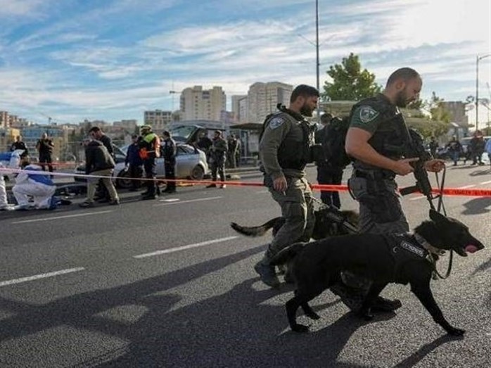 1402090911075081728879044